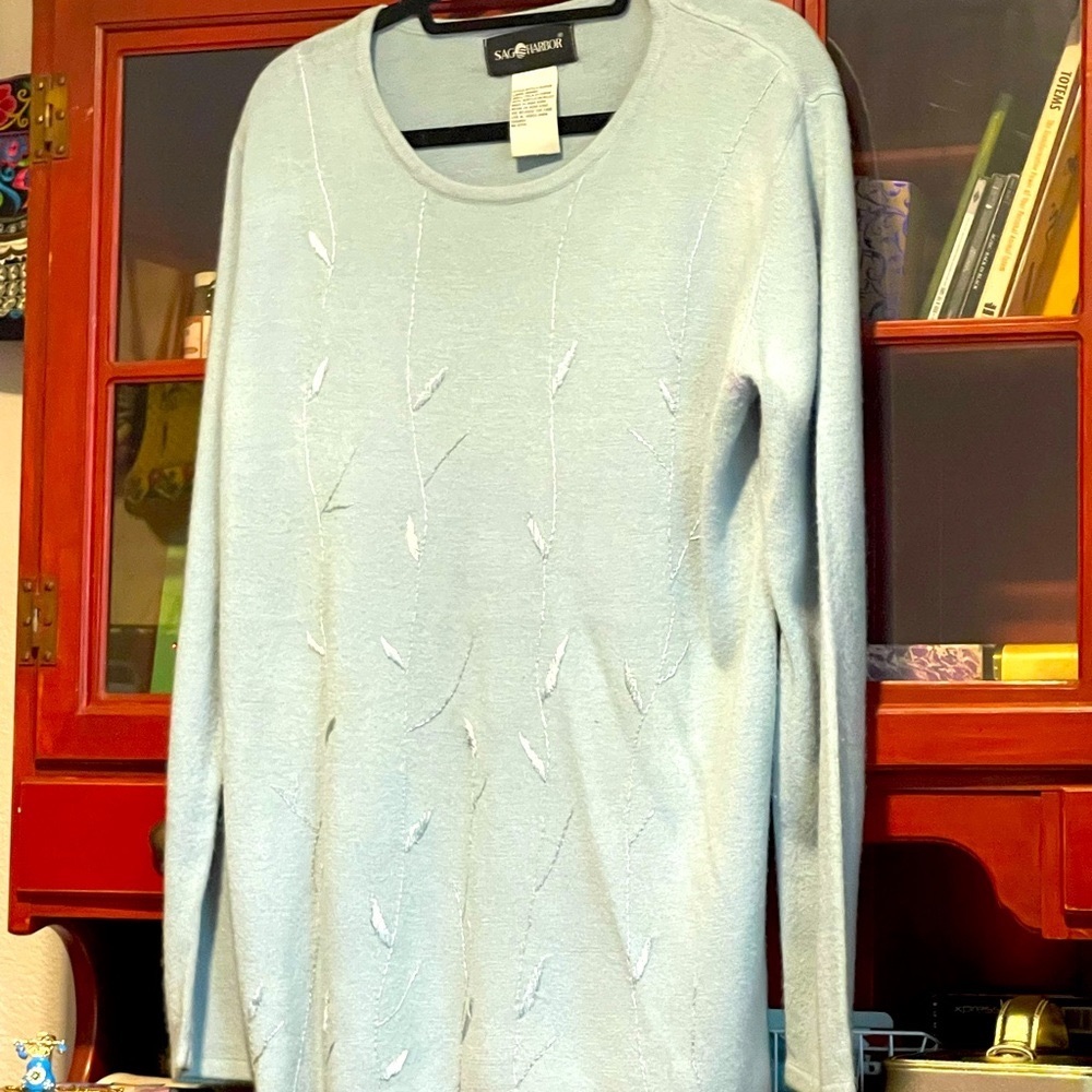 Super soft Sweater fine Gauge Embroidered tunic Blue